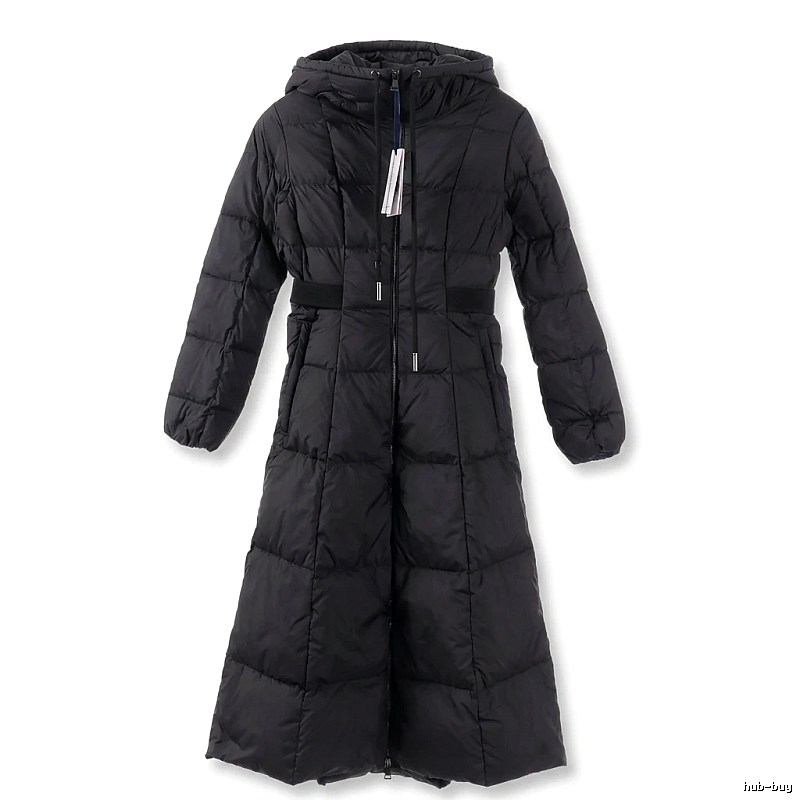 Long black down jacket of Moncler