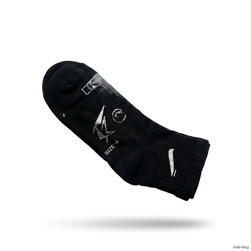 Nike black sporty gloves